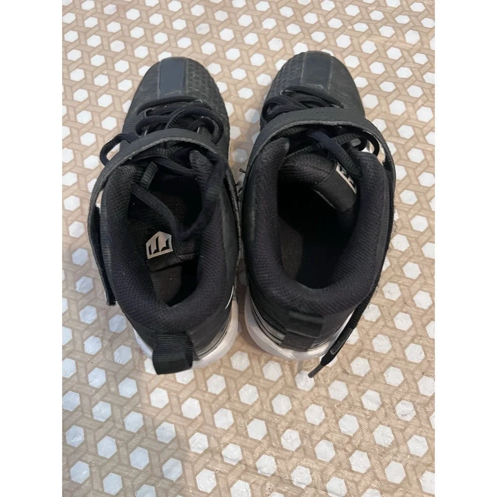 Nike youth trout